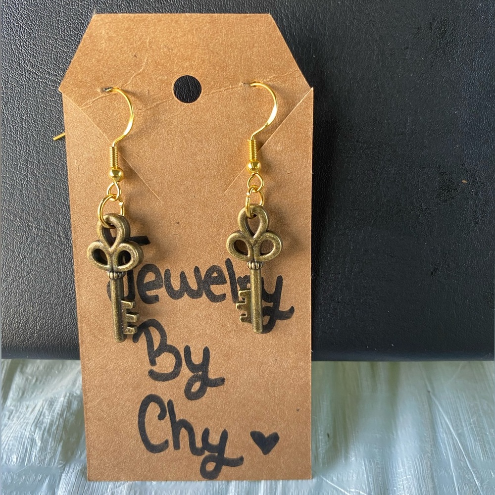 Handcrafted key earrings!!